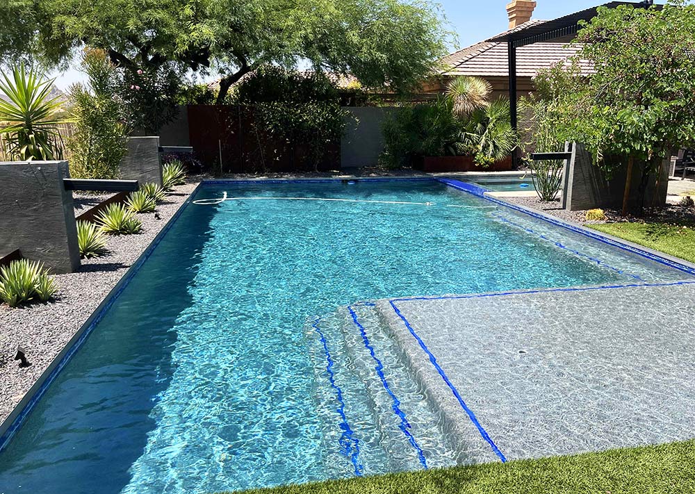 weekly pool cleaning services